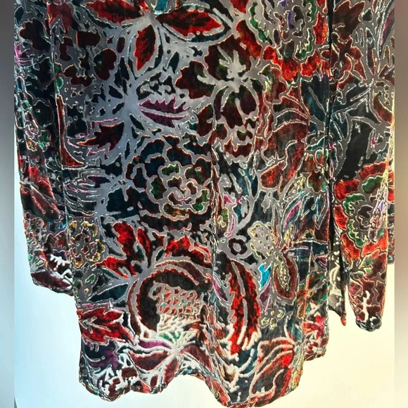 Chico’s velvet burnout tunic silk blend black multicolor bell sleeve Size 2 / L - Picture 4 of 7